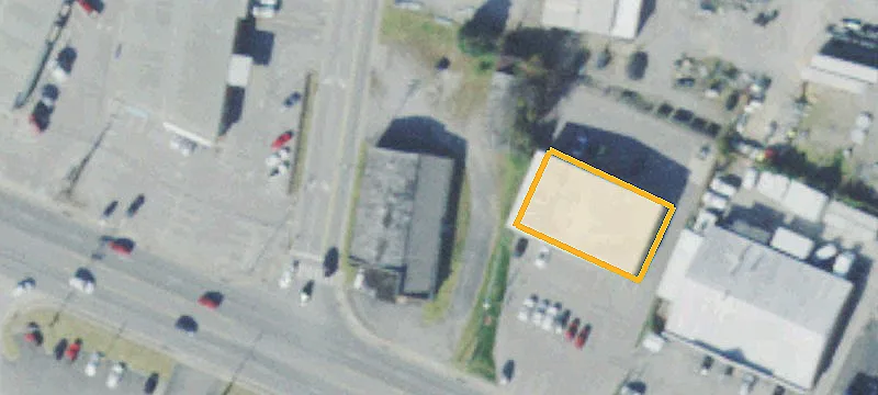 1335 Main St