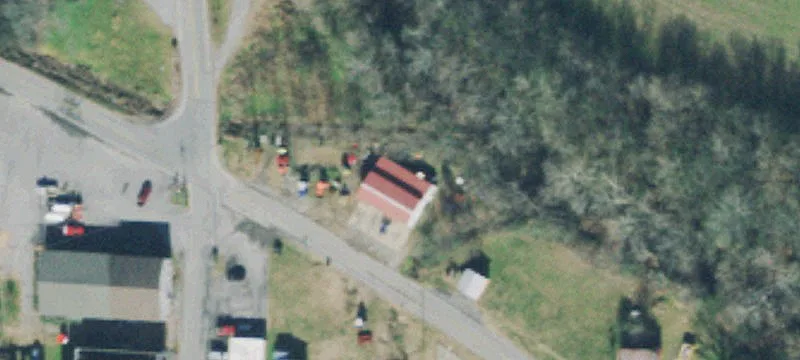 99 Railroad St