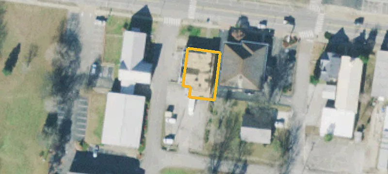 128 Main St