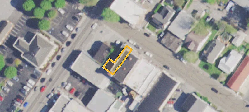 305 Main St