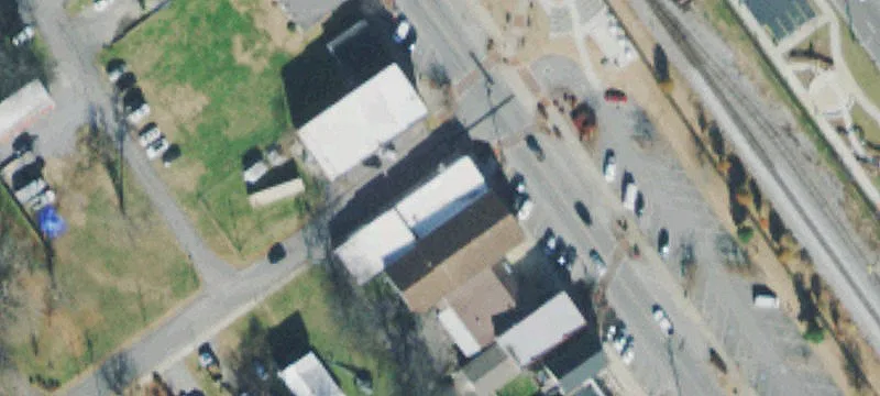 100 Frnt St