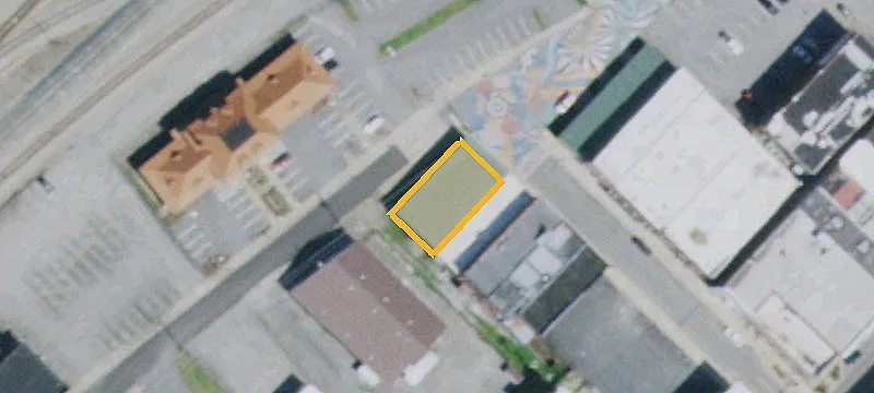 100 Un St