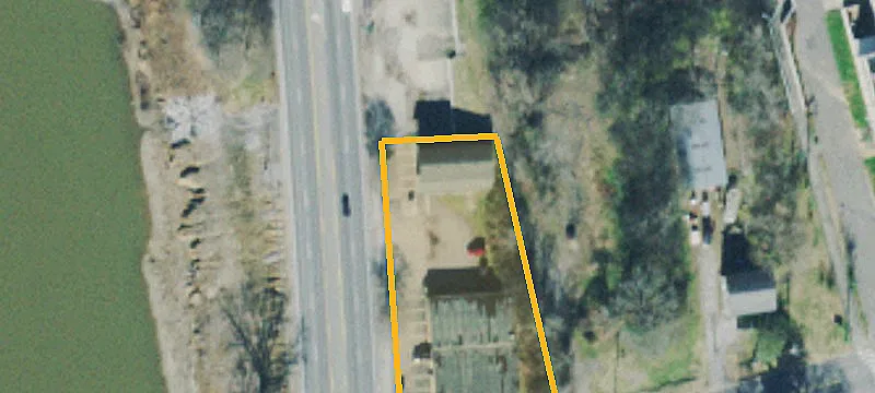 211 Riverside Dr