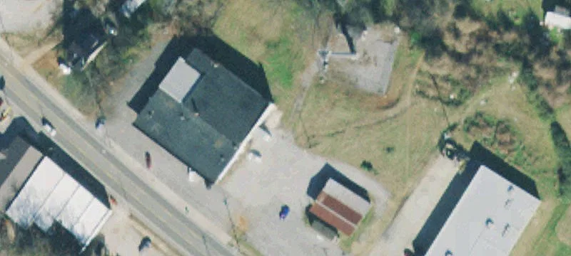 537 College St