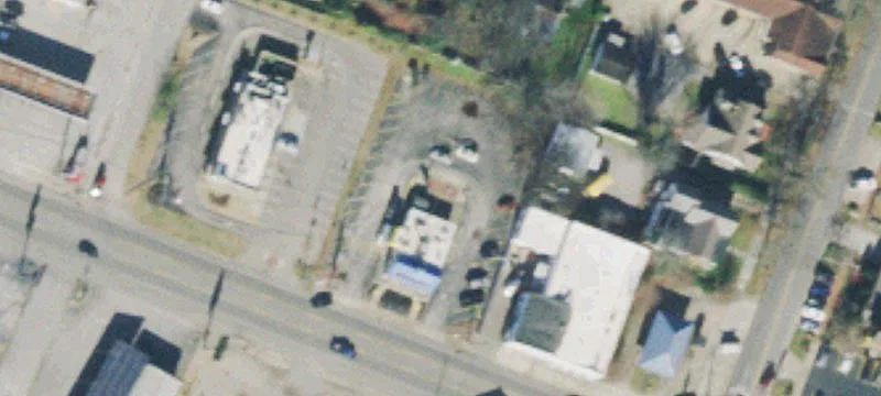 320 College St