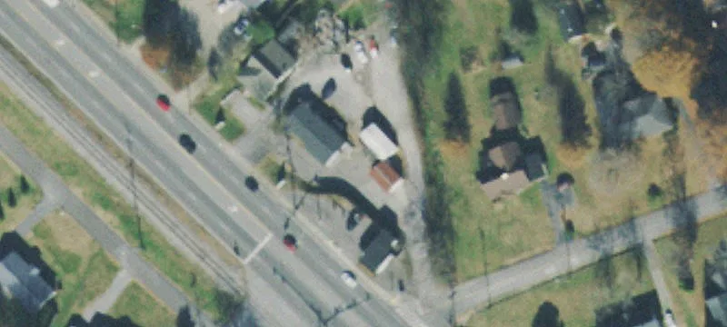 3252 Lakeshore Dr