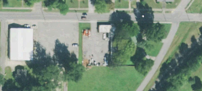 211 Walnut W Ave
