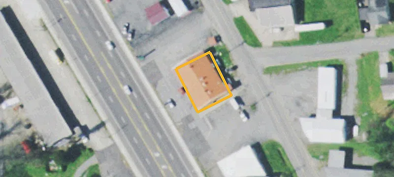 711 White St