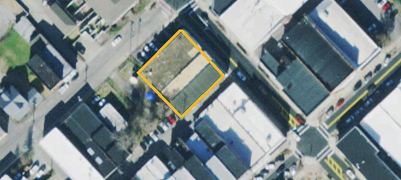 100 College St