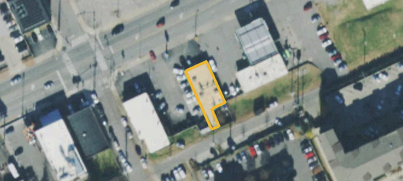 704 Main St