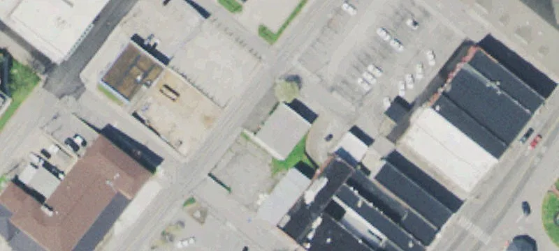 210 Oak N St