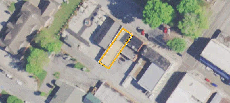 379 2nd Ave