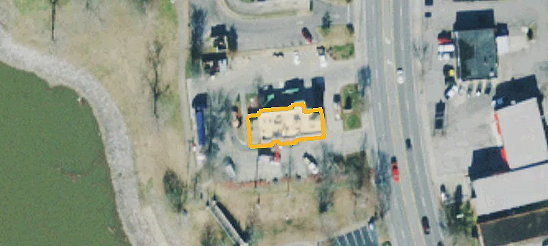 662 Riverside Dr