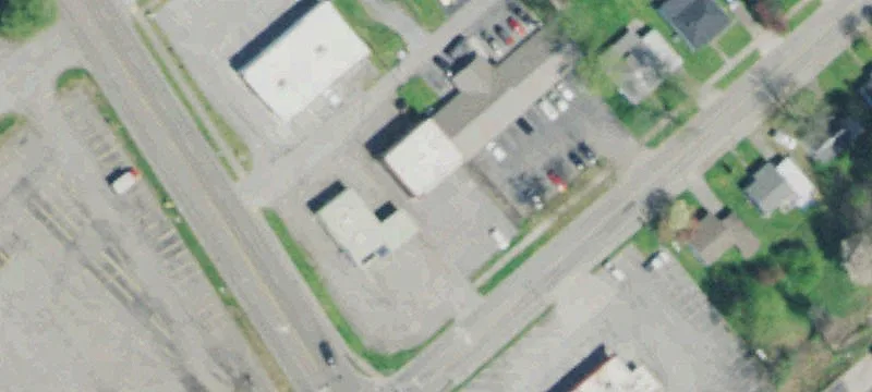 364 Lindsay St