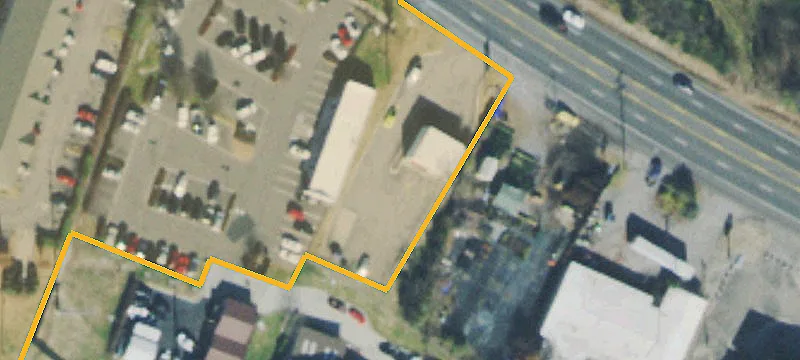 1015 Main St