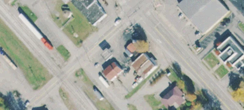 102 Chestnut St