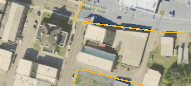 101 Riv St