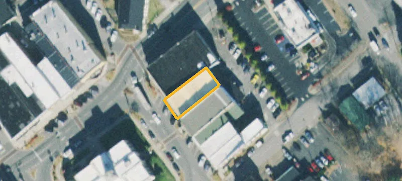 7 College St