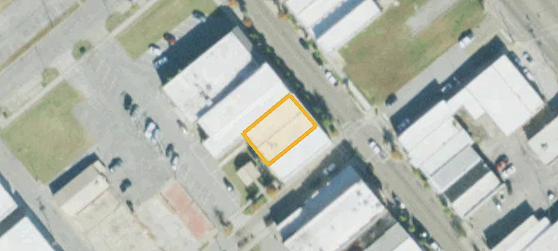 1077 Main St