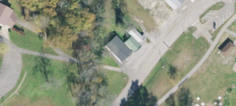 327 Railroad Ave