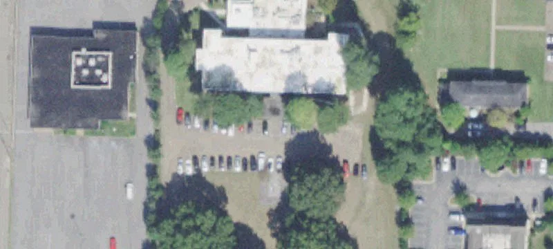 490 Poplar Ave