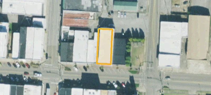 1413 Main St
