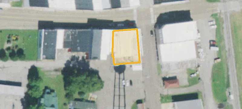 138 142nd E Main St