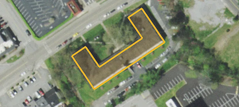 82 10th Ave