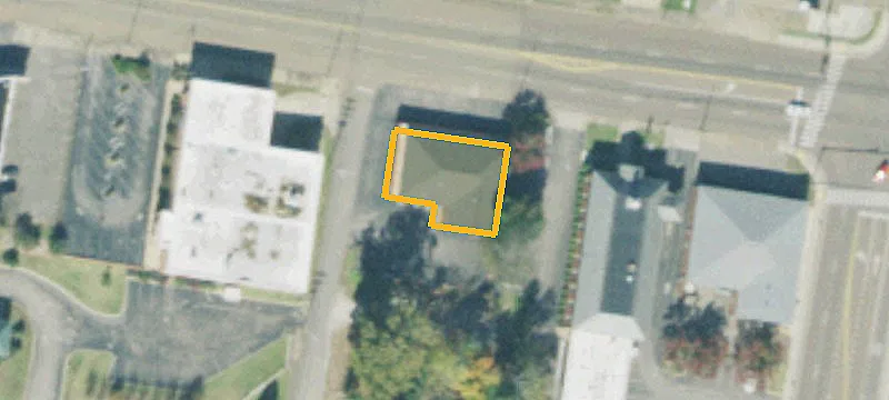 305 Main St