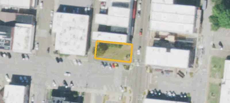 1st St At E Washington Ave