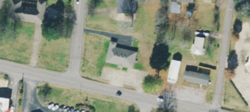 1000 College St