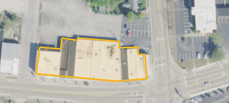 425 Main St