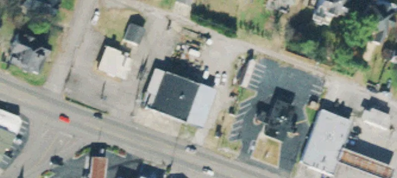 432 College St