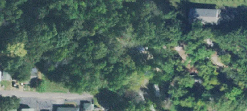 221 Lakeshore Dr