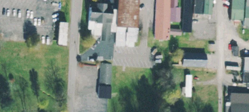 305 Lk Ave