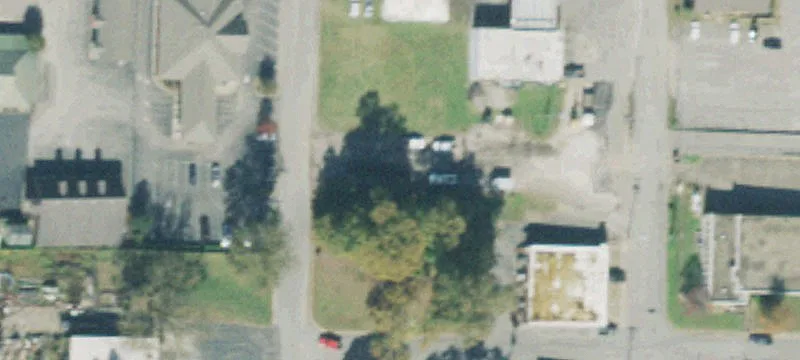 Russell Ave