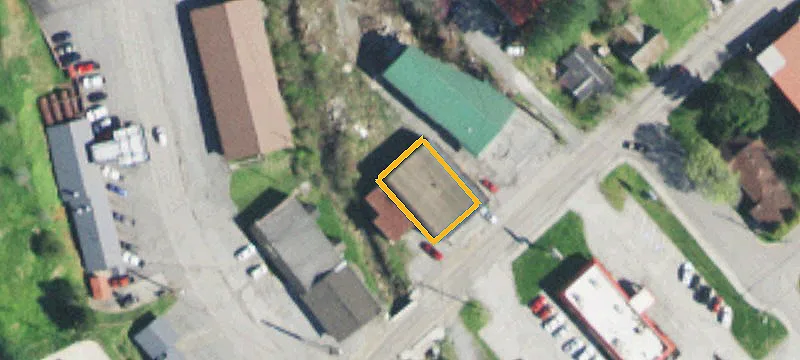 1097 Main St