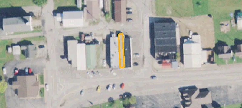 32 Frnt St