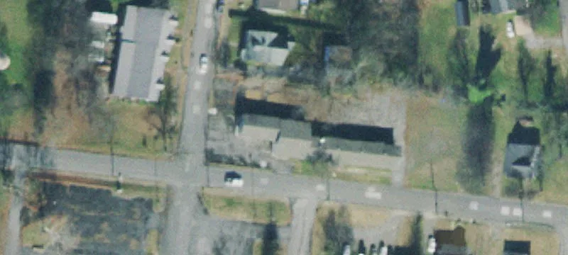 615 Maple W St