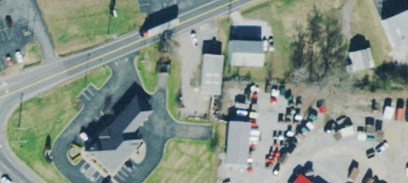 979 Pomona Rd