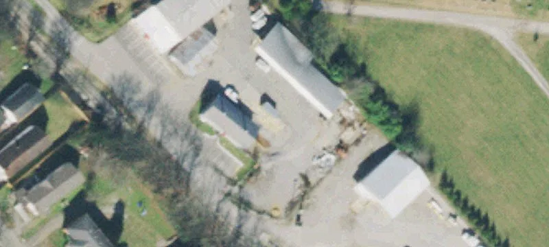 407 Cemetery Ave