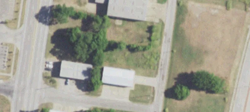 504 Delphine St