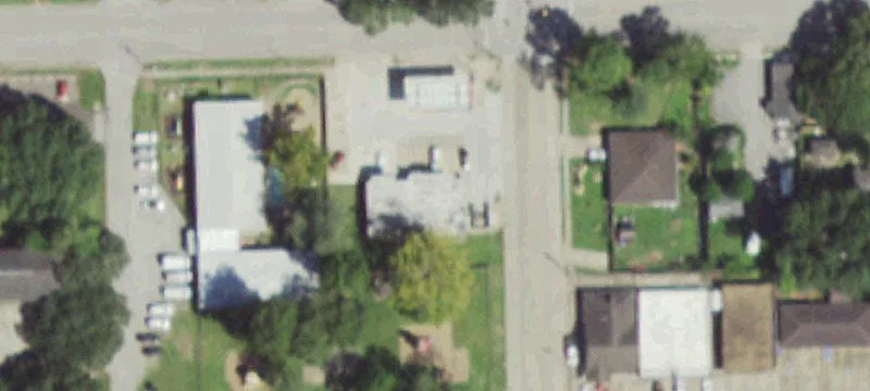 305 House St