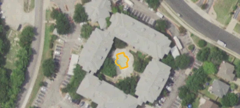 1010 Collinwood W Dr