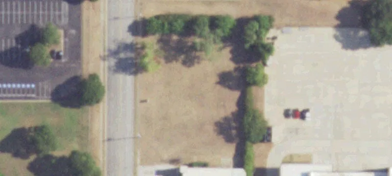 2000 Parkwood Dr