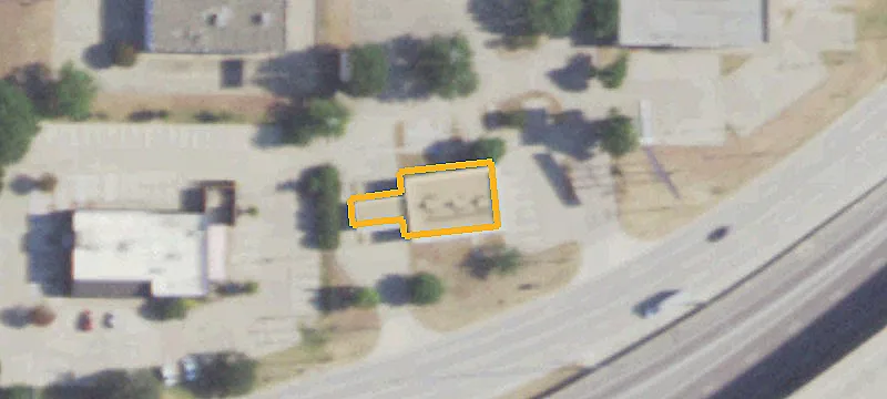 8625 Airport Fwy