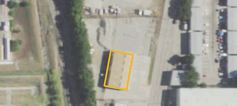 1305 Main St