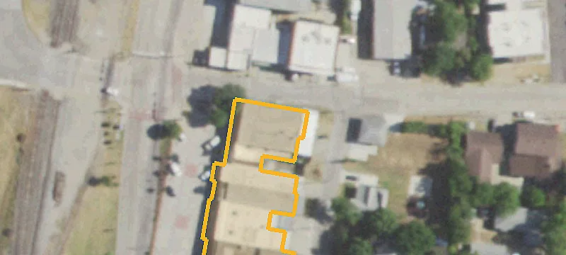 320 Main St