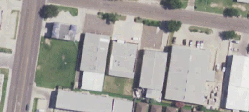 807 Mozelle St