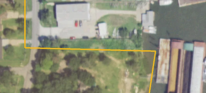 625 Lakeside Dr
